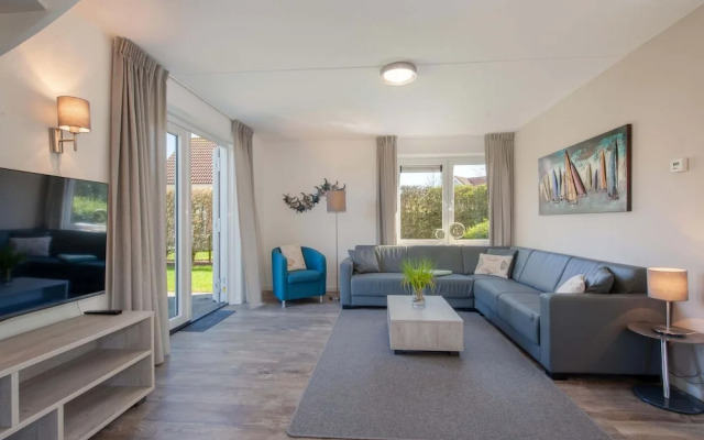 Comfortable Villa With Combi-microwave, Near the Beach