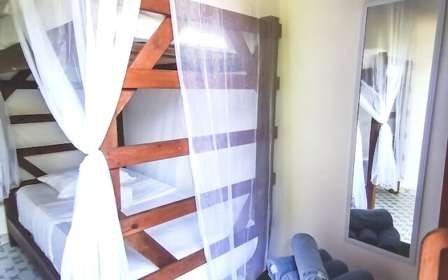 Media Luna Hostel Baru