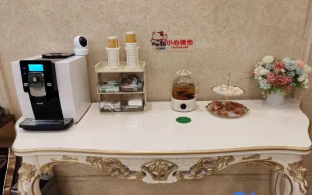 Vienna International Hotel Jinan West Railway Station East Square）