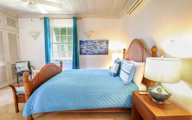 Ocean views apt with shared rooftop pool: Beacon Hill Surf by BSL Rentals