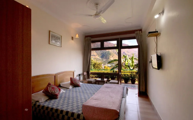 Hotel Lake Inn - A Luxury Lake View Hotel