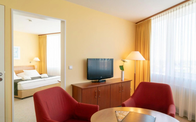 Globana Airport Hotel