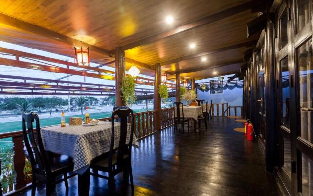 An Bang Stilt House