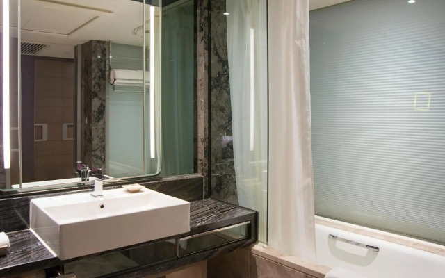 Royal Plaza Hotel