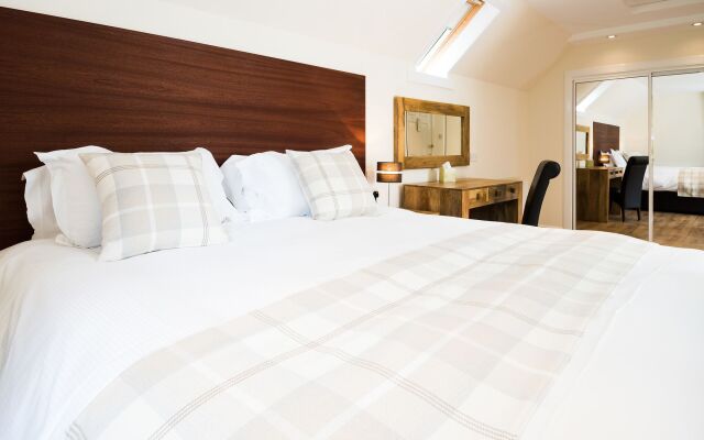 Claymore Guest House and Apartments