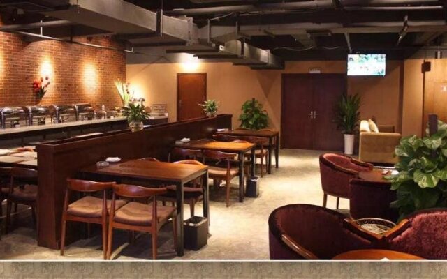 James Joyce Coffetel (Chengdu Wuhou Overpass Subway station)