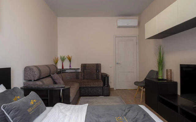 MiraApartments (Мира Апартментс) на улице Большая Филёвская