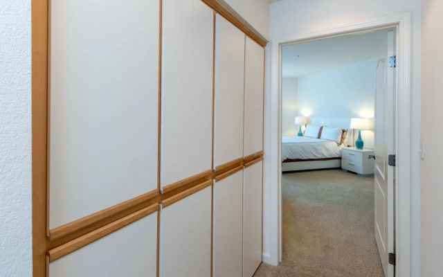 Global Luxury Suites at North Park - фото 3