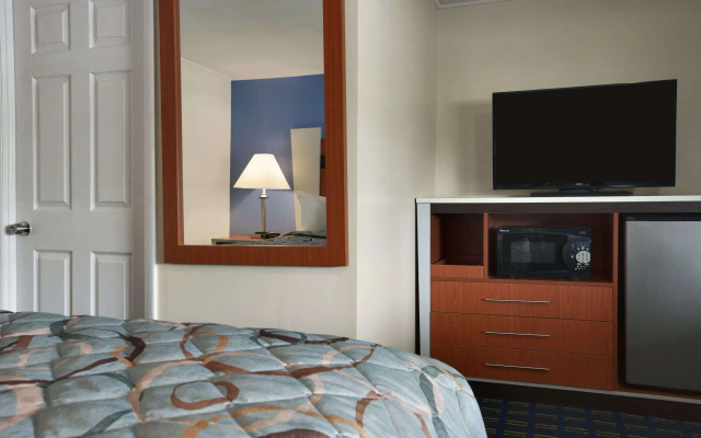 Days Inn by Wyndham West Yarmouth/Hyannis Cape Cod Area