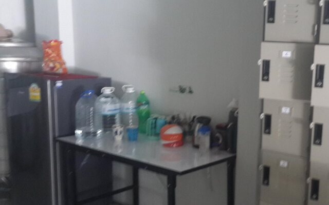 Discovery Youth Hostel