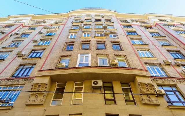 Apartment on Bolshoy Gnezdnikovskiy Pereulok 10