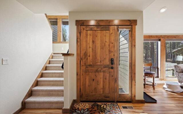 3 Tumalo-AC-Hot Tub-4BR/3BA