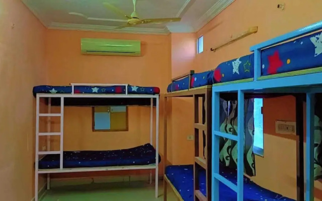V Food Dormitory