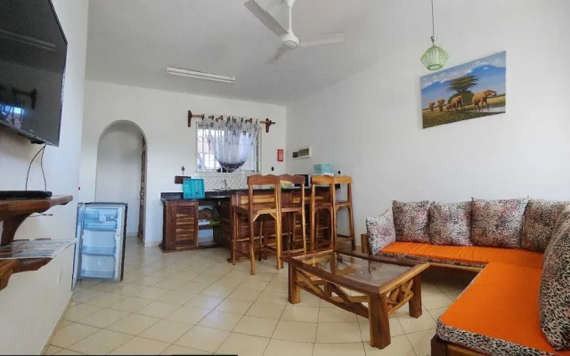 Lux Suites Diani Airstrip Villas