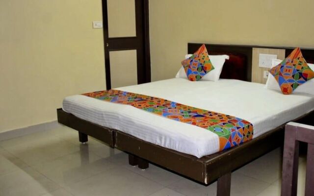 Hotel Rajlaxmi Palace