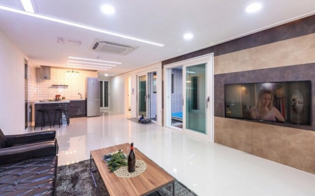 Pohang Good's Pool Villa