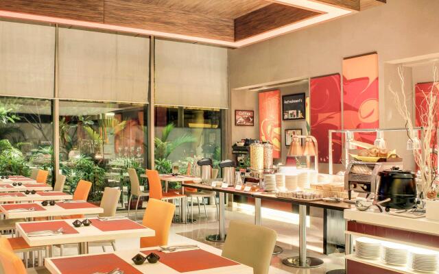 ibis Mumbai Airport Hotel
