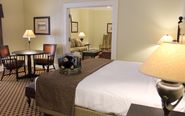 Lake Yellowstone Hotel & Cabins - Inside the Park