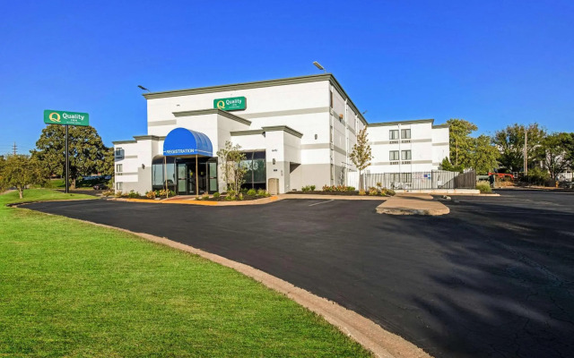 Quality Inn Merriam - Kansas City
