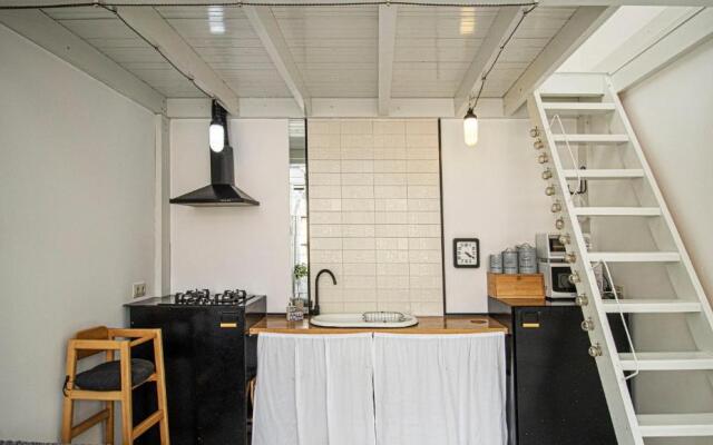 2BR Mezzanine style apartment w Patio