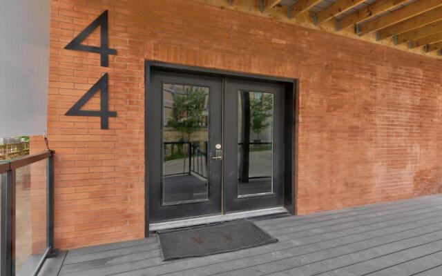 Entire 3-Units Top-Floor Across From Google