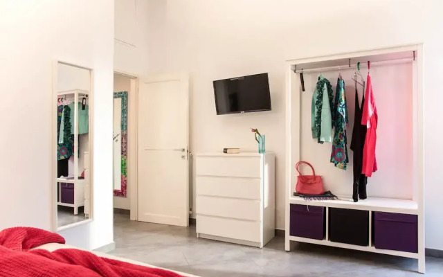 Ferdinando Arthouse Oversized Modern Apartment