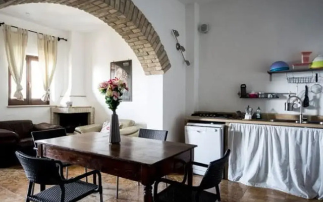 Charming Apartment in Ascoli Piceno Near Village