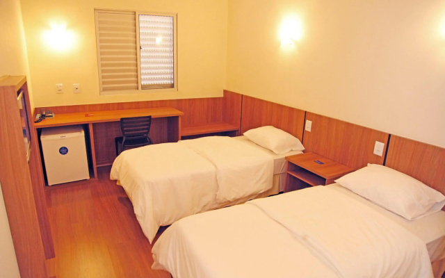Bernal Hotel Econômico