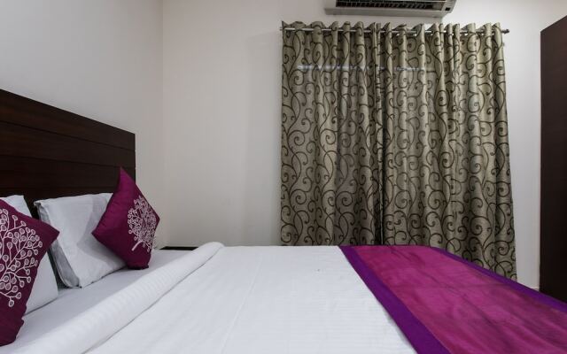 OYO 12475 Hotel Maheshwari