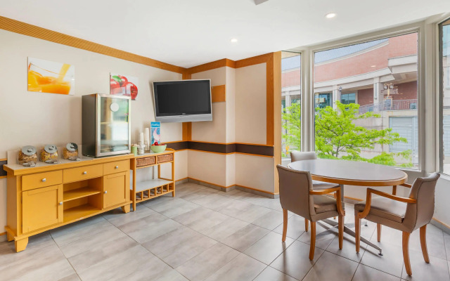 Quality Hotel Fallsview Cascade