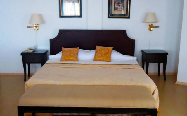 Ada Beach Hotel