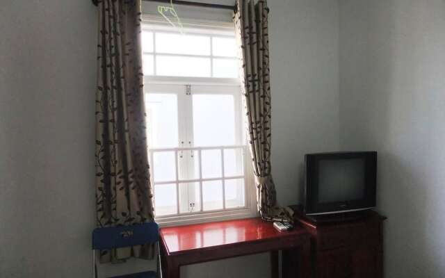 Eena Hotel