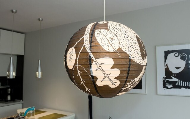 FM Luxury 1-BDR Apartment - Into the Woods