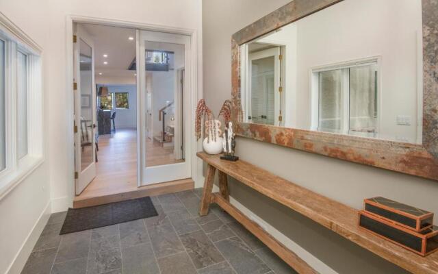 Modern Beaver Creek Private House