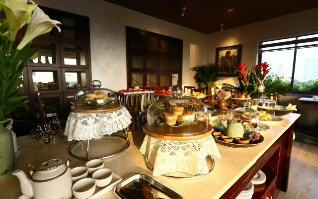 Au Lac 1 Hotel