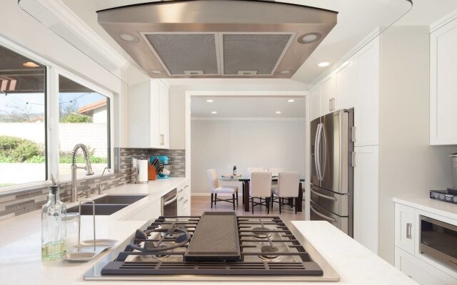 Radiant Estate New Luxury Cali 3 Bd!