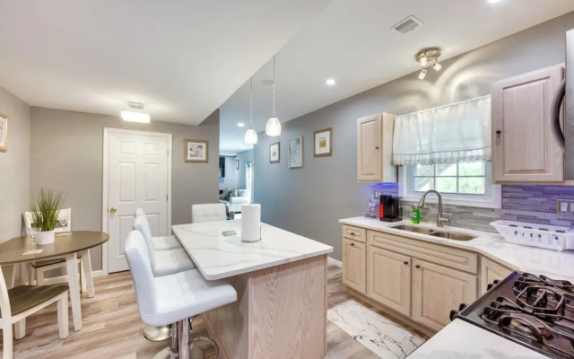 Mountville Rental w/ Private Patio & Gas Grill!