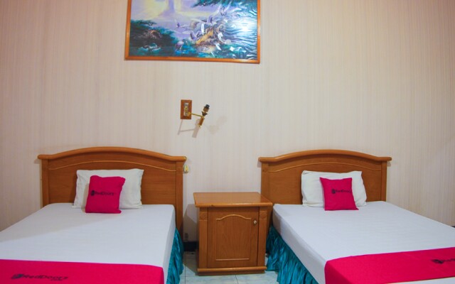 RedDoorz Plus @ Hotel Pantai Timor