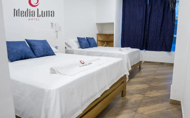 Hotel Media Luna