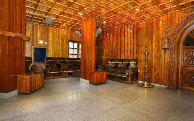 OYO 9116 Thamburu International Hotel