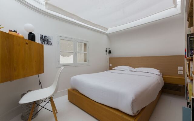 New Heights Near the Tuileries