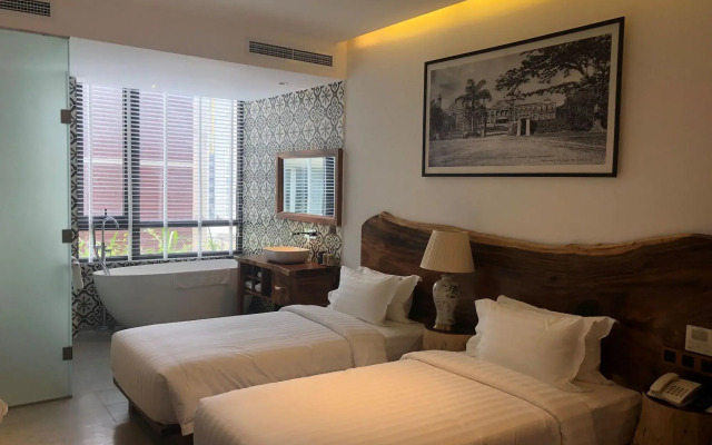 Sky Gem Central Hotel