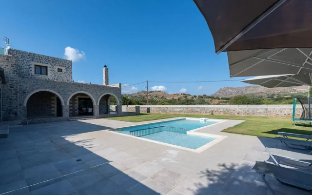 Villa Vilana With Private Pool
