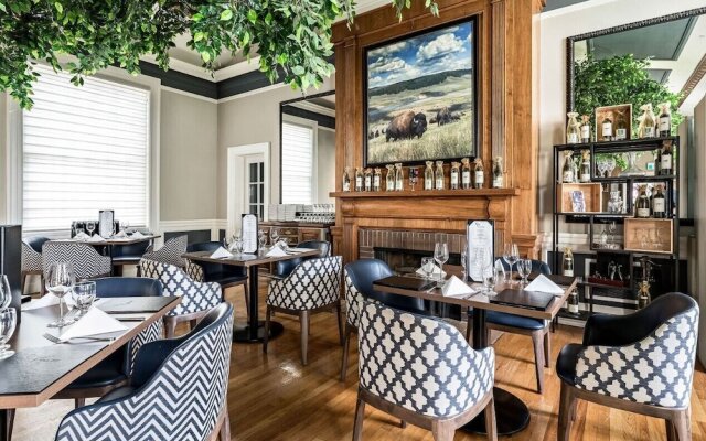 The Inn On Officers Garden