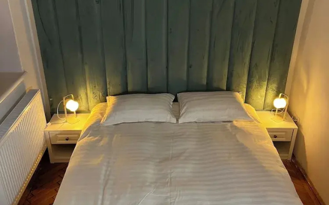 Suite 49
