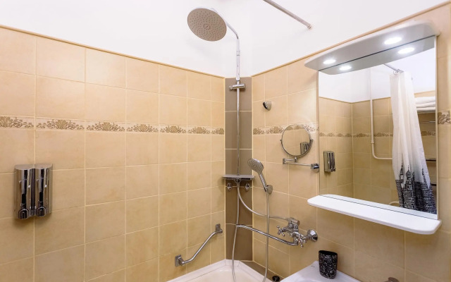 Апартаменты на набережной Лейтенанта Шмидта