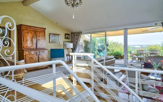 Splendid 160m2 Apartment With Terrace