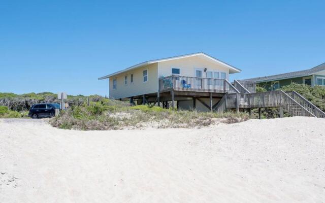 Windward Mark by Oak Island Accommodations