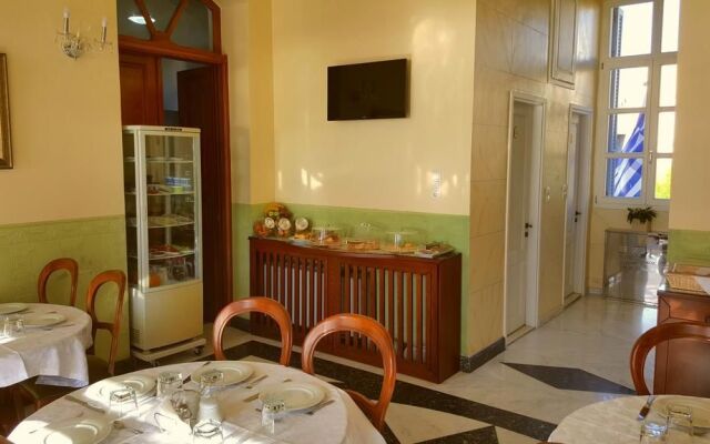 Apollonion Palace Hotel
