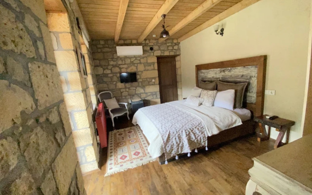 PluVia Boutique Hotel